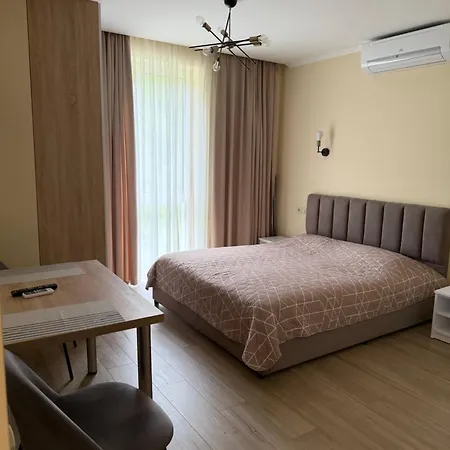 сонячний квартал Apartment Golubinoye